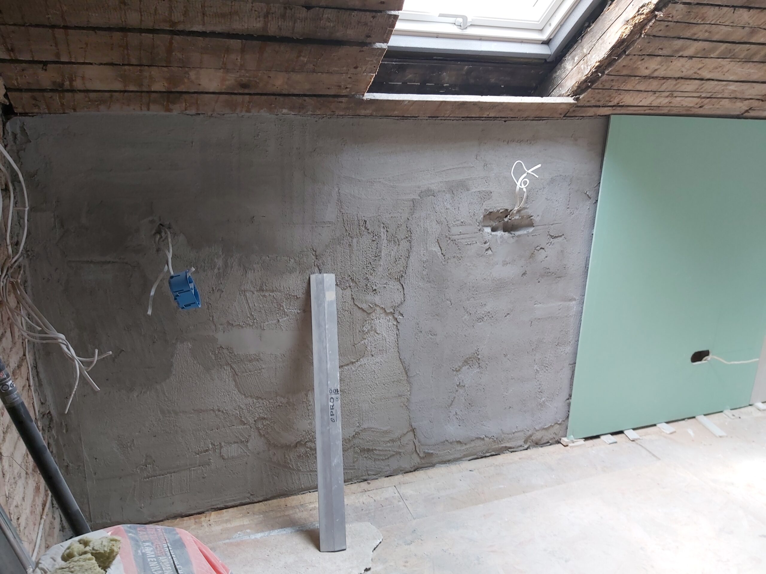 Ściana poddasza przygotowana pod zabudowę