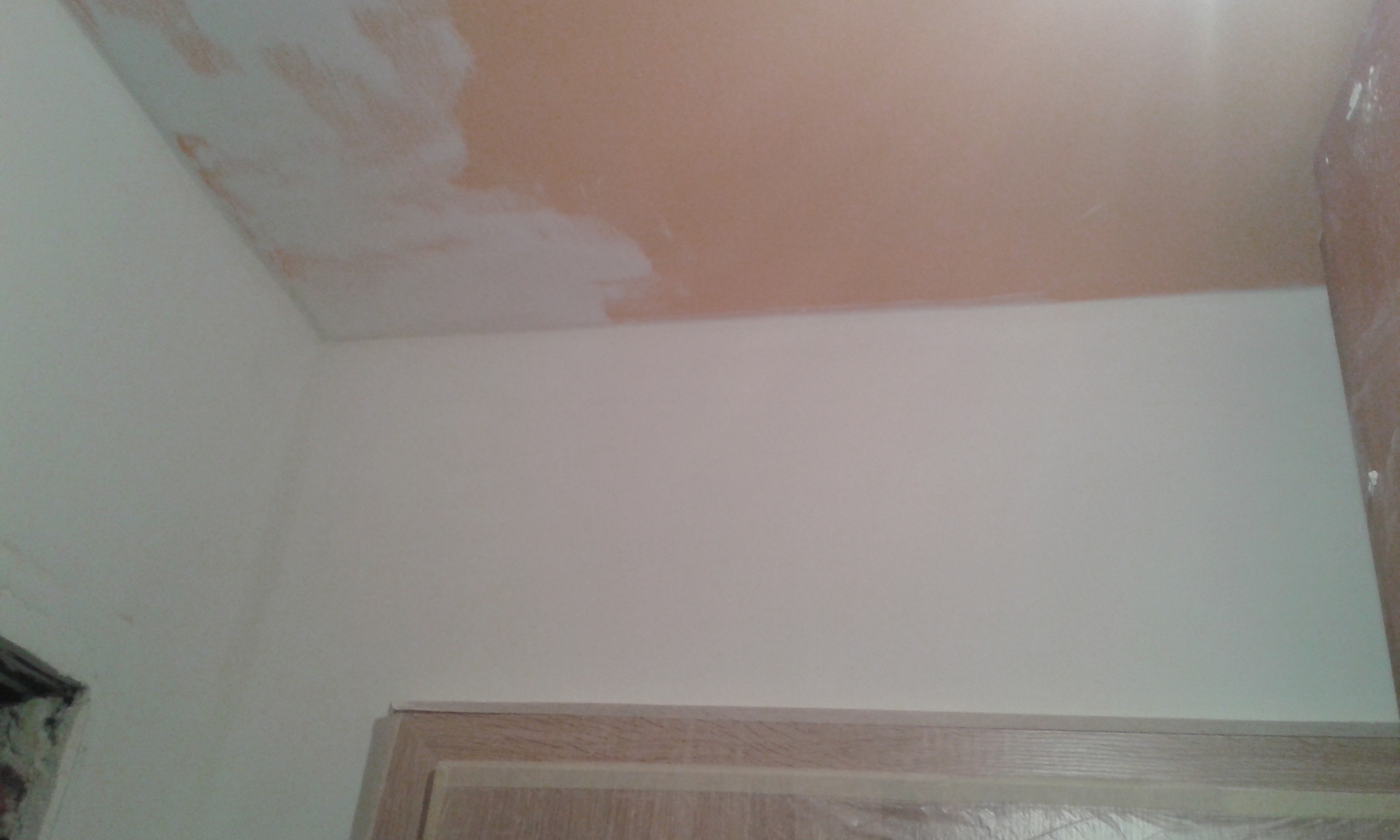 Ściana i sufit – etap wykańczania po szpachlowaniu